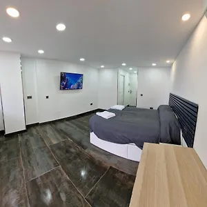 estudio-en-hotel-1-linea-playa.hotelsinnerja.org/