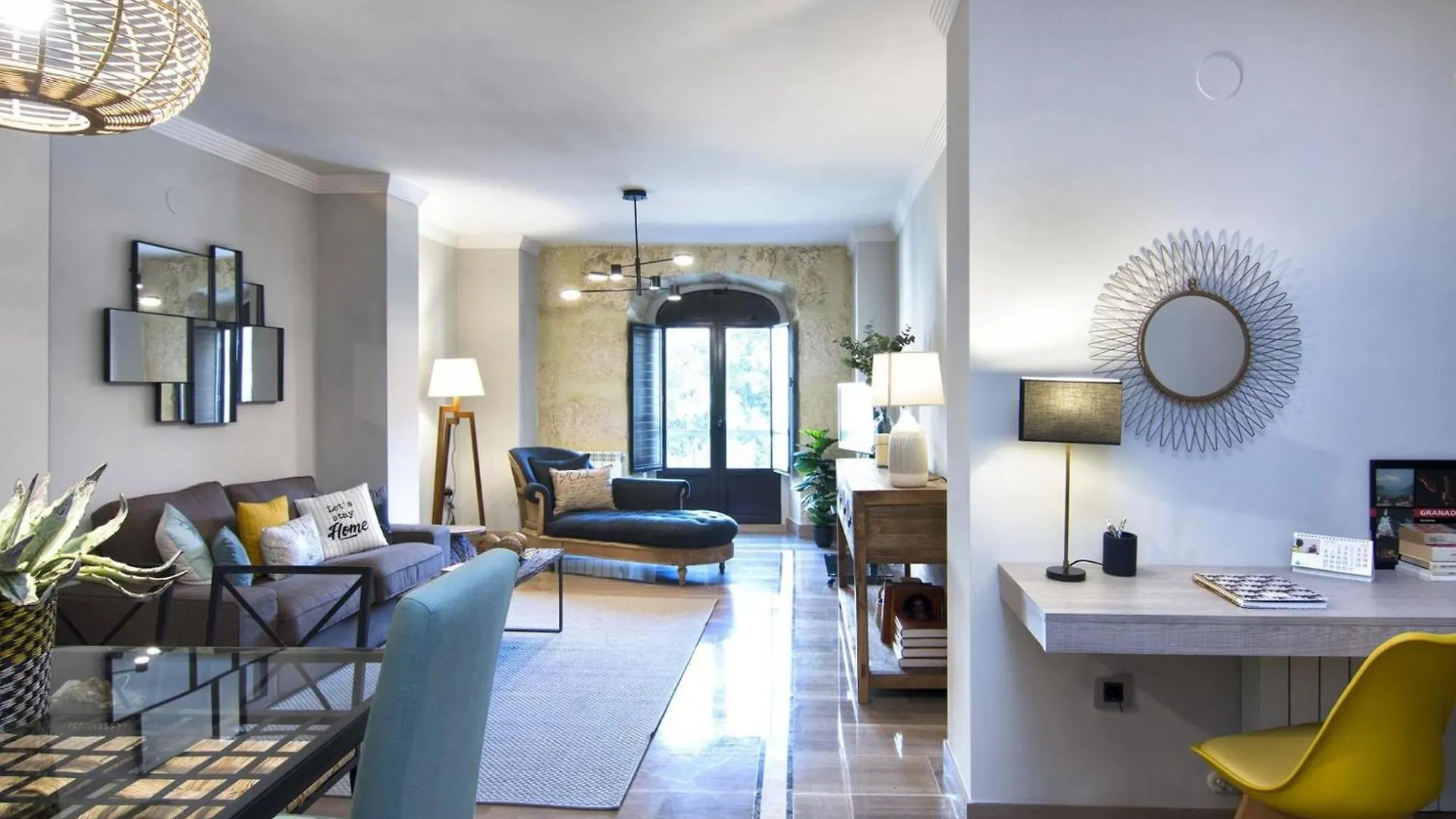Elegant Town Hall Apartment With Views Granada 0*,  España