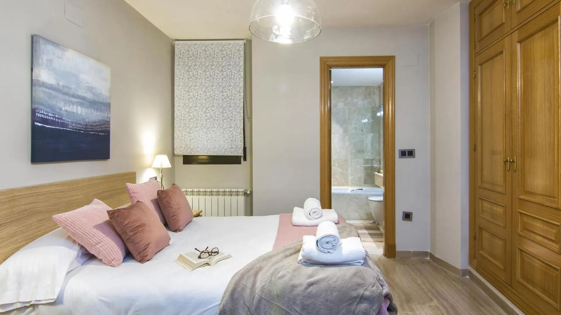 Elegant Town Hall Apartment With Views Granada